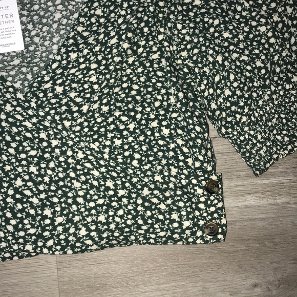 Cute green & cream crop top - Picture 4 of 6